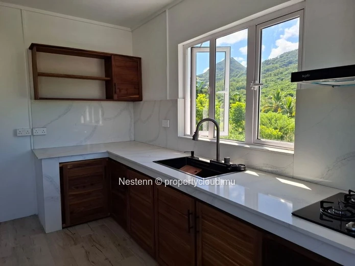Appartement de 3 chambres avec vue sur la montagne.