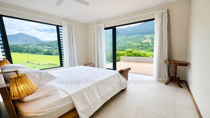 Villa Contemporaine d’Exception au Domaine de Palmyre – Vue Panoramique (Mandat exclusif)
