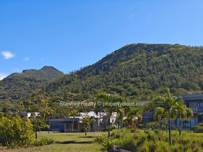 Terrain à vendre - 2 240 m², Black River, La Preneuse