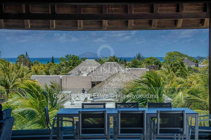 4 Bedroom Penthouse with Panoramic Sea View