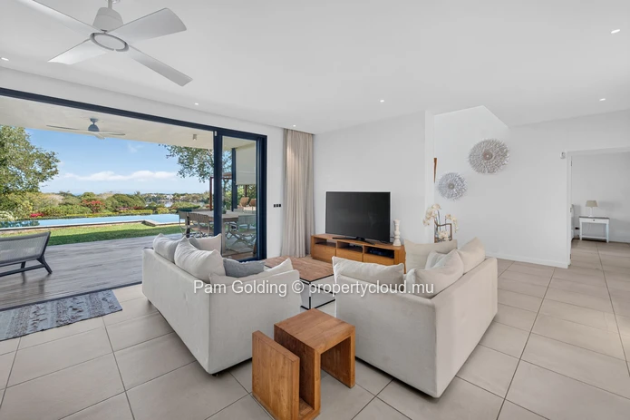4-Bedroom Villa in Akasha Villas, Cap Tamarin – Private Pool & Coastal Views