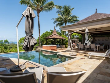 5 Bedroom Villa