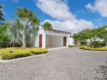 4 Bedroom Villa