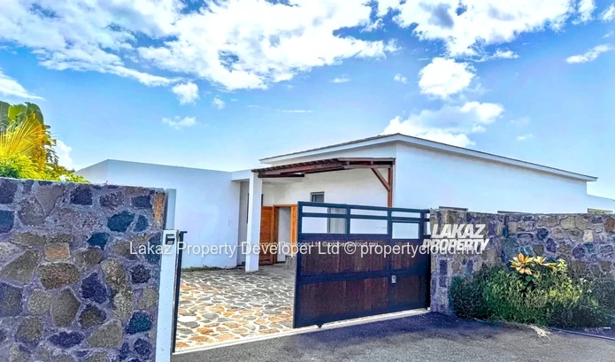 House / Villa - 3 Bedrooms - 240 m²
