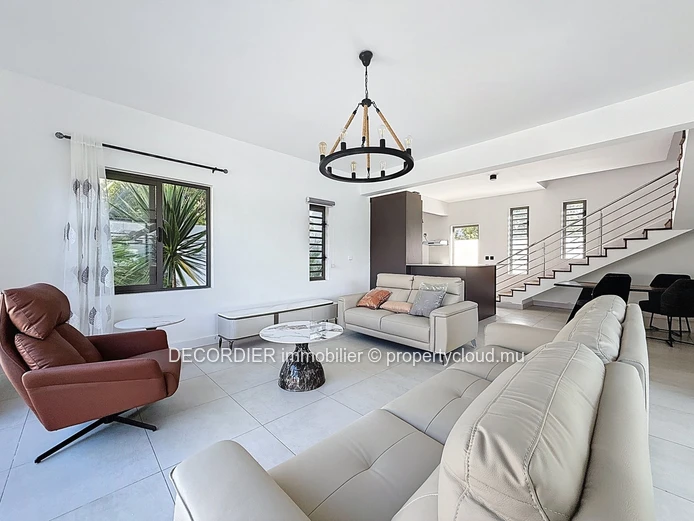 Sublime maison neuve avec piscine et jardin