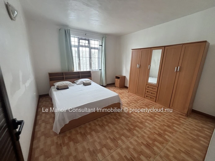 Villa 5 chambres à vendre à Flic en Flac avec jardin