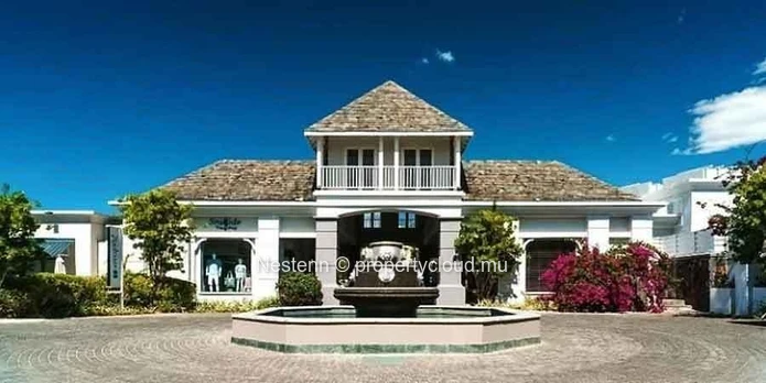 4-bedroom penthouse with seaview