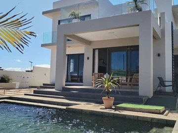 4 Bedroom Villa