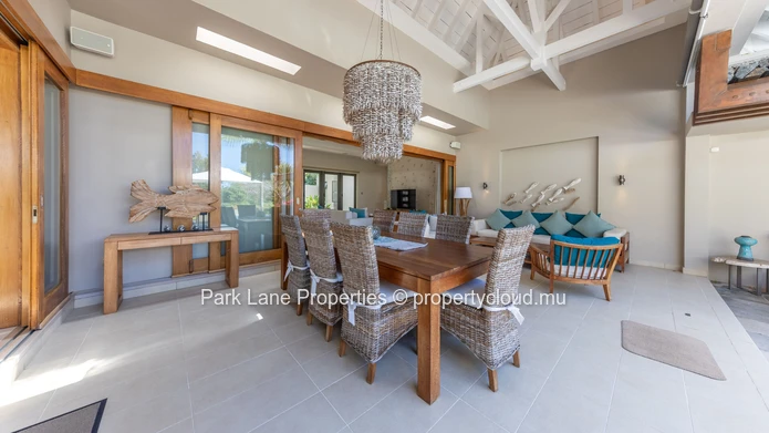 Villa de 4 Chambres à Vendre à Anahita Resort avec Piscine Privée et Jardin Paysager