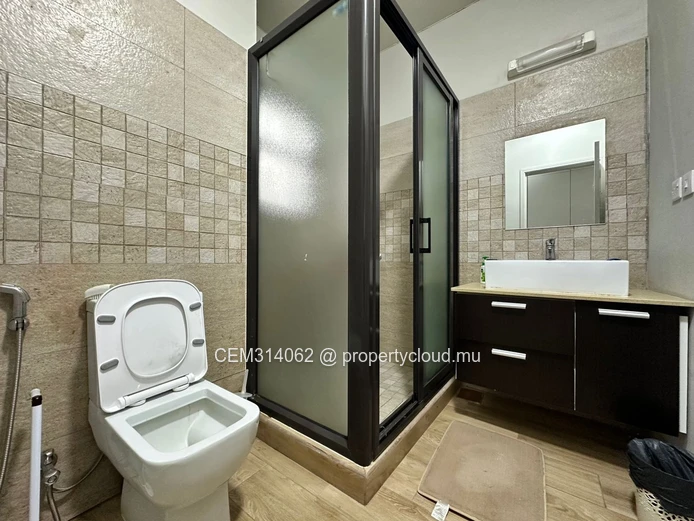 Cozy 2-Bedroom Apartment in the Heart of Trou-aux-Biches