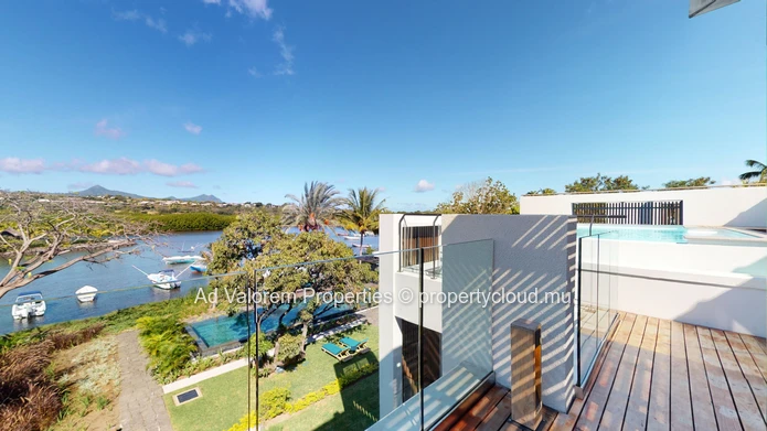 Penthouse sur l'eau, disponible aux etrangers