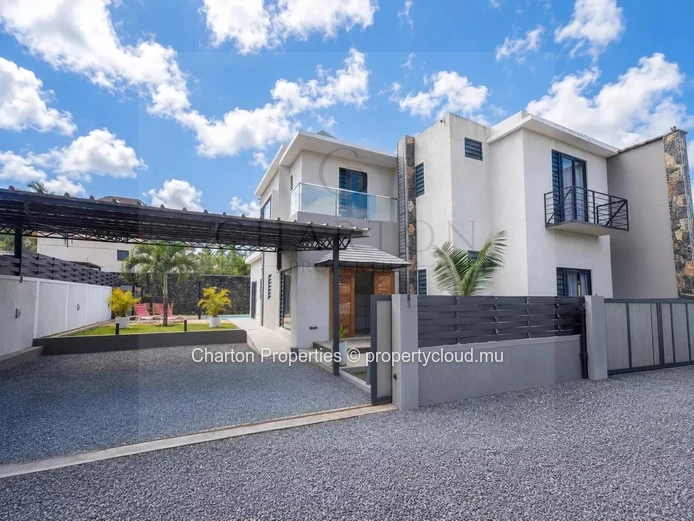 4-bedroom villa with private pool, near the beaches of Grand Baie