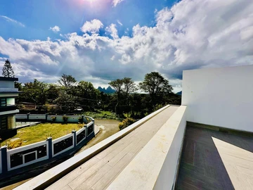 5 Bedroom Townhouse, Duplex