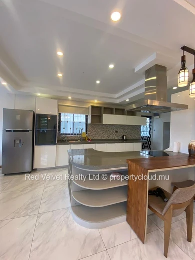 4-Bedroom Villa for Rent in Pereybère | Pool | Secure Residence