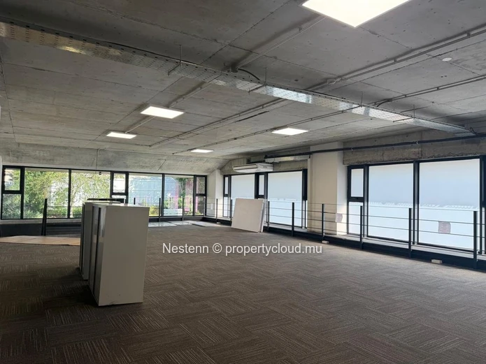 Espaces bureaux de 246m2