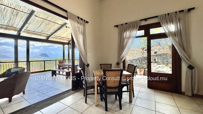Maison de charme de 4 chambres avec piscine et vue sur Le Morne à Rivière Noire