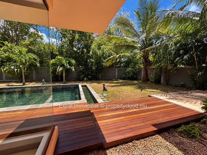 Stunning 6-Bedroom Villa With Private Pool & Secluded Garden – Bain Bœuf