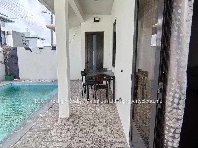 Villa de 1 Chambre à Louer à Trou aux Biches | Piscine Privée, Propriété Clôturée et Espace Extérieur