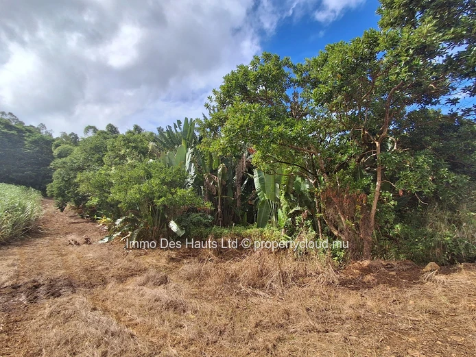 Agricultural land for Sale in Riche en Eau for ecological investment 