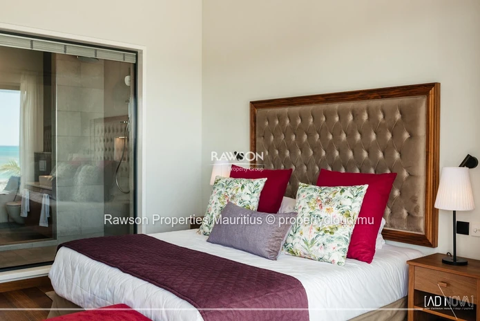 3 En-Suite Bedroom Penthouse | Seafront | Pereybere