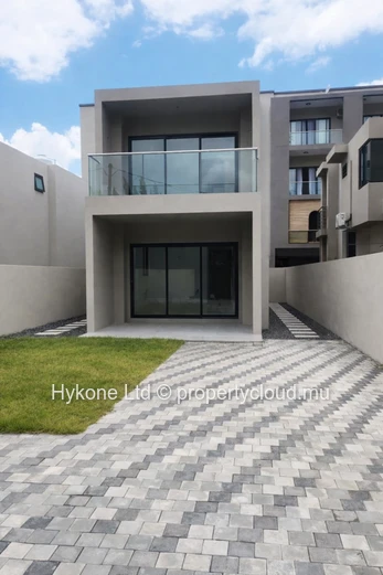 Duplex Neuf À Vendre À Quatre Bornes