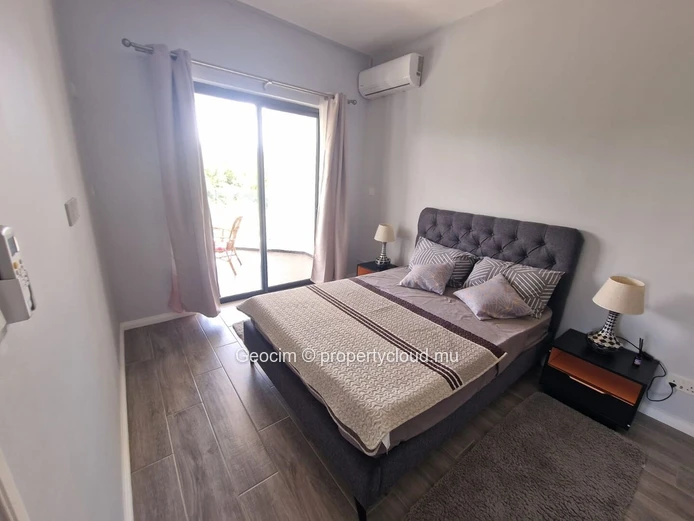 Roches Noires A 100 métres de la mer Appartement neuf de 2 càc balcon Parking Piscine communes. (Mandat exclusif)