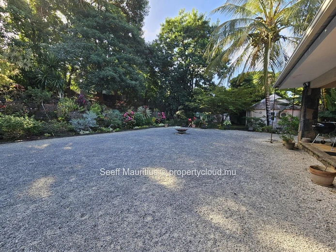 Belle maison de charme avec un magnifique jardin
