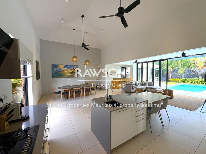 4 Bedroom Villa | Garden And Pool | Pds | Pereybere | Accessible To Foreigners | Usd