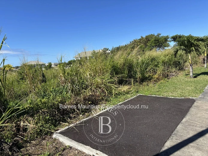 BEAU VALLON - Terrain Résidentiel - 912 m2