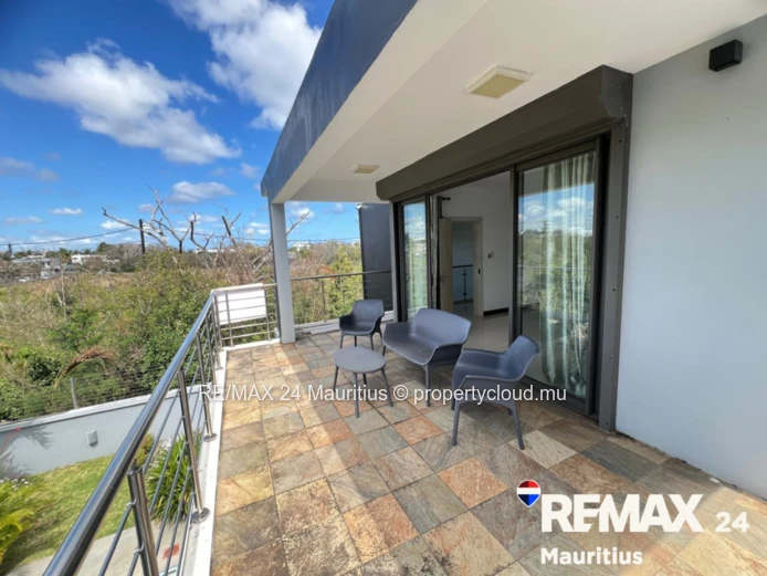 Pool House to Rent in Pereybere | Rs 75,000 per Month