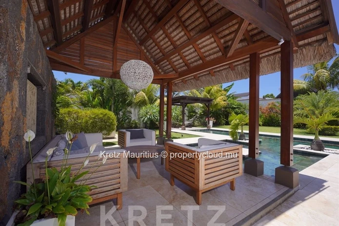 Contemporary villa with pool and jacuzzi in the heart of Grand Baie
