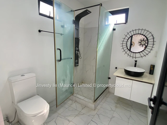 JINVESTY MAURITIUS : RENT 3 BR House Mont Choisy beach on walk... 69000