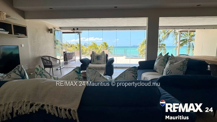 Luxury Penthouse with Exceptional Sea Views in Bain Boeuf