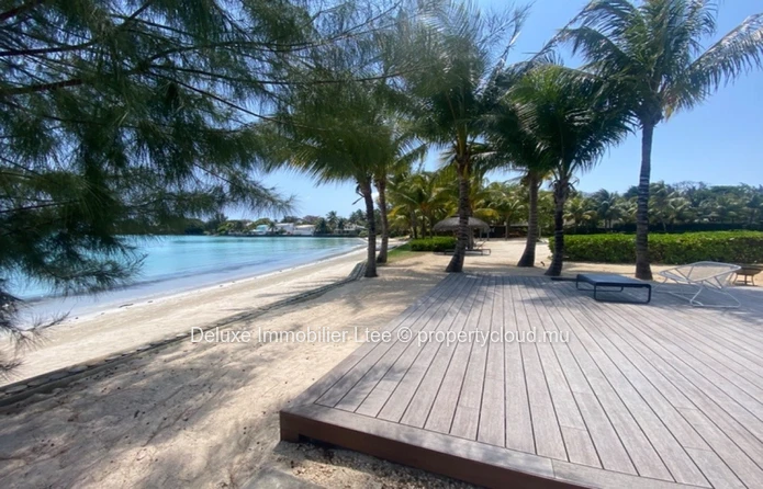 Pereybere Beachfront 3BR Apartment