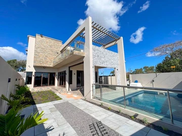 4 Bedroom Villa