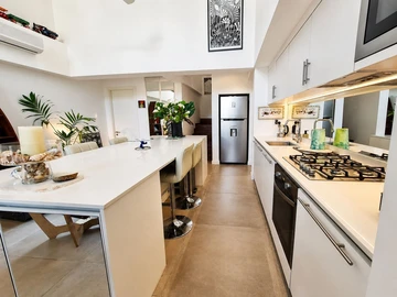 4 Bedroom Apartment
