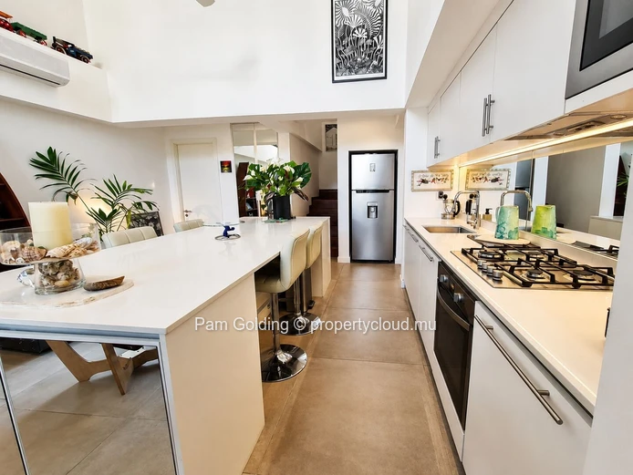 Appartement de luxe en rez-de-jardin de 4 chambres à vendre | Marine Residences, Pointe aux Canonniers (Mandat exclusif)