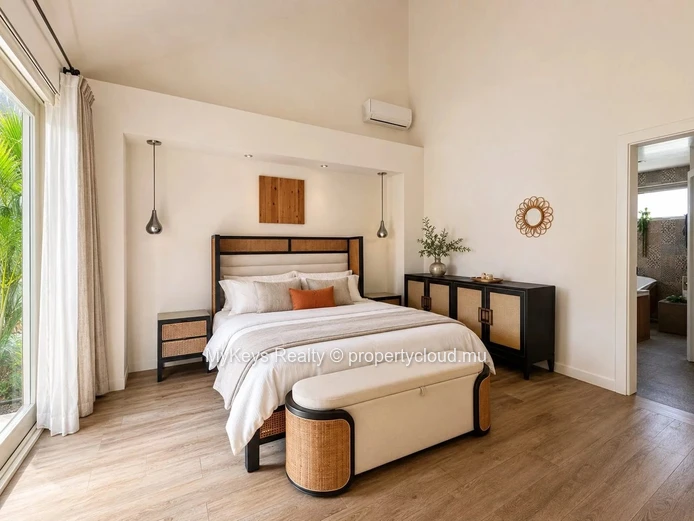 Spacious 5-Bedroom Villa Semi furnished - Central Tamarin