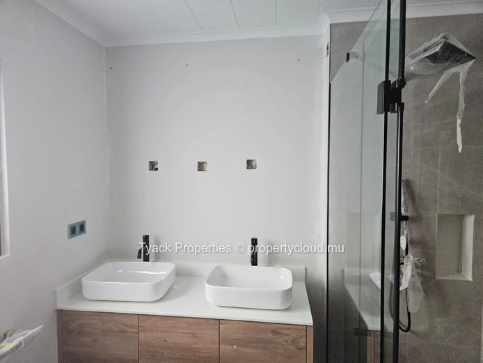 Villa Élégante 2 Chambres avec Piscine & Bureau – Cap Malheureux