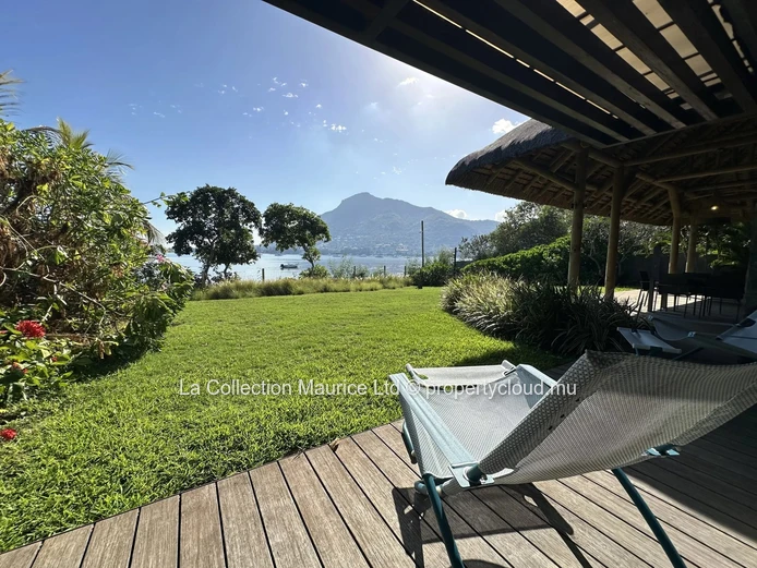 Villa I Rivière Noire I Pieds dans L'eau