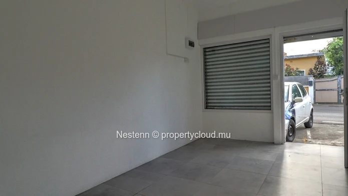 15.99 m² commercial space 