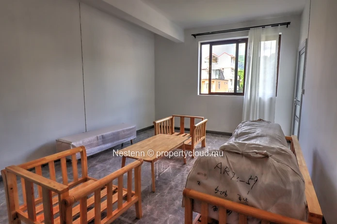 Appartement de 3 chambres nouvellement construit au 1er étage.