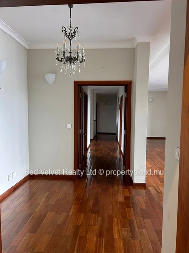 Appartement de luxe à louer à Floreal | Résidence prestigieuse de 330m²