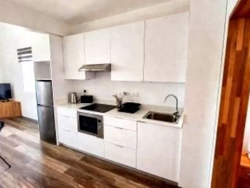 6 Bedroom Apartment
