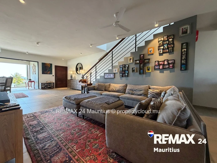 Spacious Penthouse with Rooftop, Pool and Spectacular Views