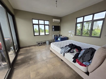 8 Bedroom House