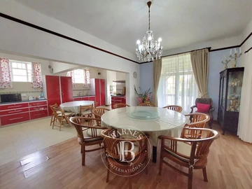 Maison de 10 Chambres