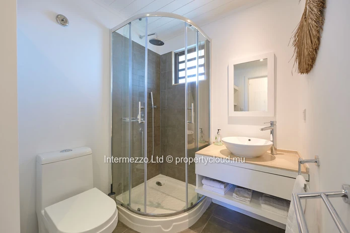Appartement Rénové 85m² à Vendre – Île Maurice | accessibles aux non citoyens