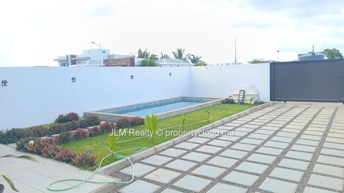 For Sale: 4-Bedroom Villa, Flic en Flac, Mauritius