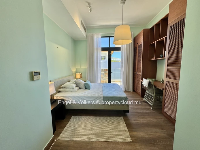 Magnificent 4-bedroom Penthouse, tastefully decorated and furnished with care.